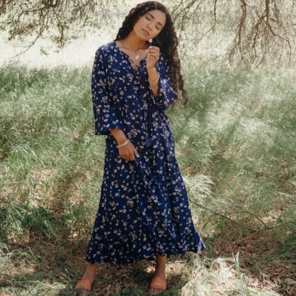 Carly Jean Los Angeles Blue Floral Dress